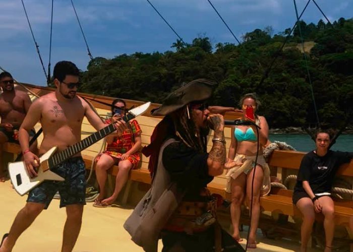 barco pirata bombinhas Barcoland Floripa ( (2)